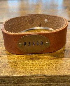 The Traveling Penny 03860 Camel Brown Leather Cuff Clothing, Accessories & Mens