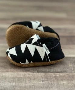Trendy Baby Mocc Shop Black And White Aztec Moccasins Baby & Pets