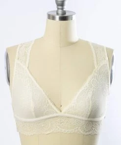 Leto Accessories Lace Keyhole Back Bralette